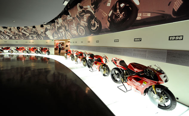 Zwied muzeum Ducati dziki StreetView