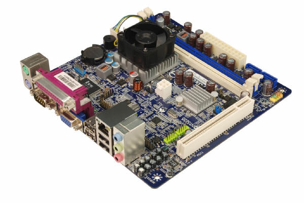 Pyty gwne FOXCONN z procesorami Intel Atom