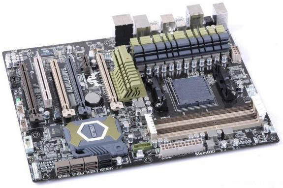 Asus Sabertooth 990FX AM3+ na zdjciach