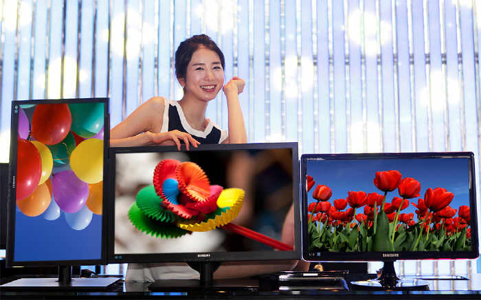 Samsung - trzy monitory Professional Series 3
