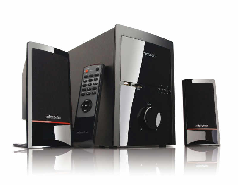 Microlab M700U –  multimedialny system akustyczny 
