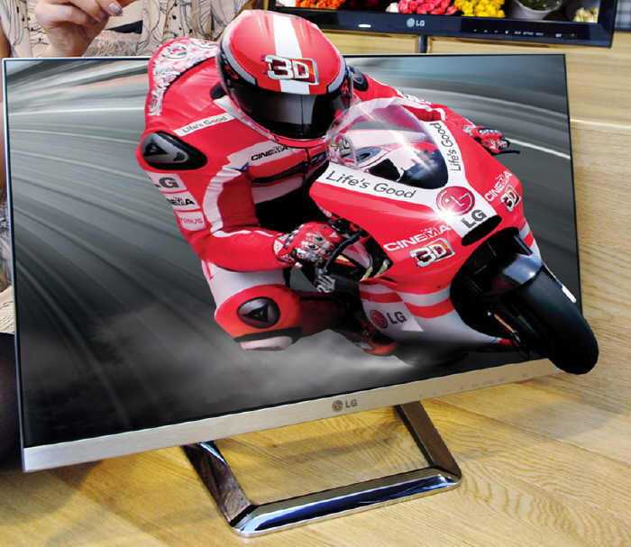 Trzy monitory 3D z matryc IPS
