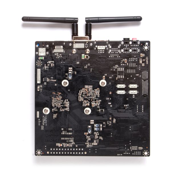 ZOTAC prezentuje FUSION-ITX WiFi serii A