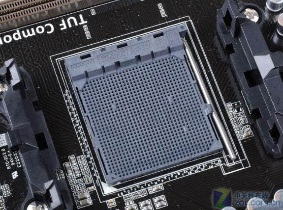 Asus Sabertooth 990FX AM3+ na zdjciach