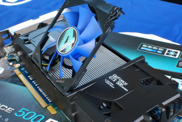 Geforce GTX 550 Ti w wersji  Display 4 od Galaxy 