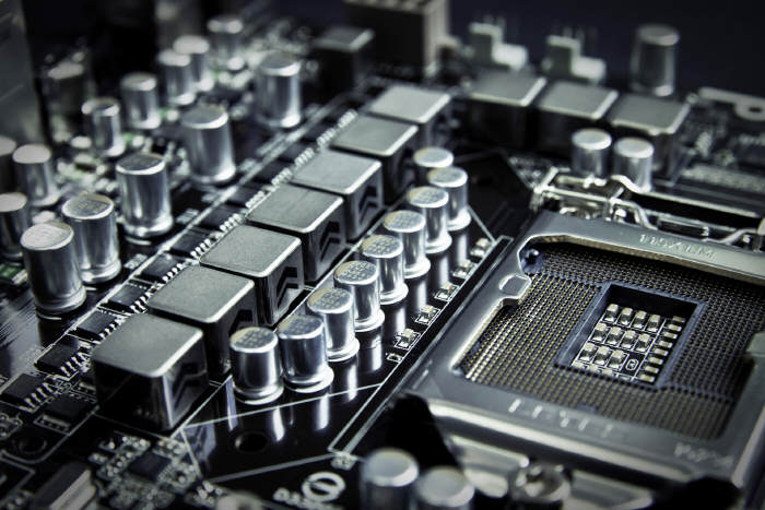 ASUS SABERTOOTH P67 z serii TUF 
