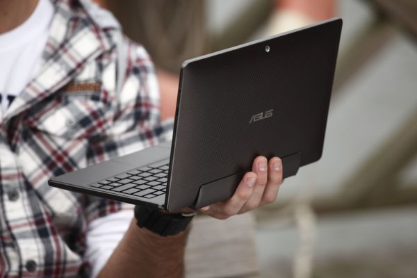 ASUS wprowadza do sprzeday tablet Eee Pad Transformer