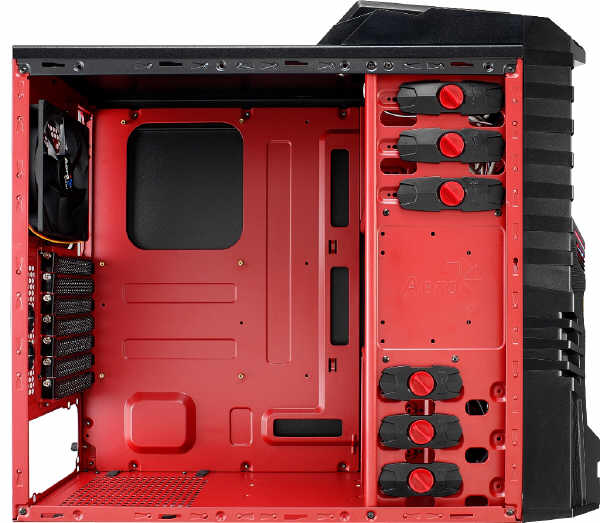 X-Warrior - wojownicza obudowa firmy Aerocool
