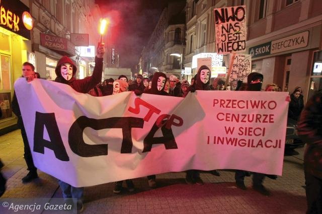 Polska podpisaa ACTA...