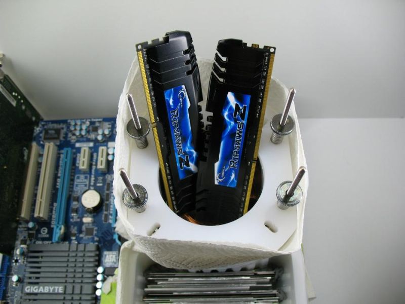 Pamici DDR3 podkrcone do 3736 MHz!