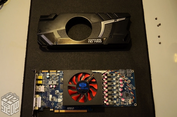 Niereferencyjny Sapphire Radeon HD 7950 na zdjciach...