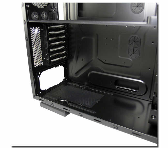 LC-POWER Infiltrator 971B