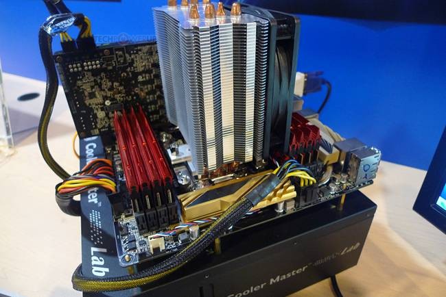 [SHORT] DDR4 od G.SKILL na IDF 2013