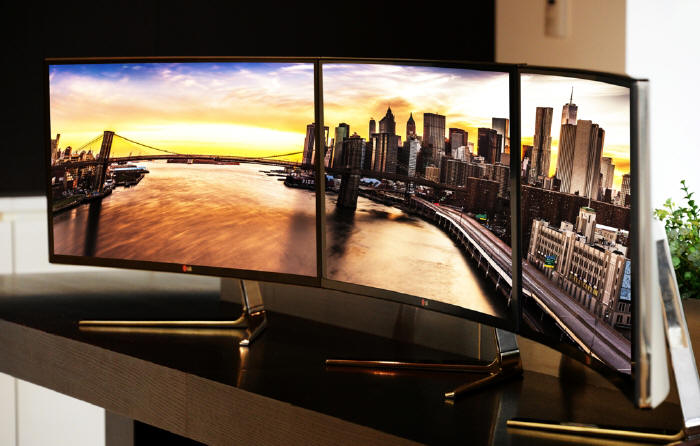 LG 34UC97 - ultrapanoramiczny monitor IPS 21:9