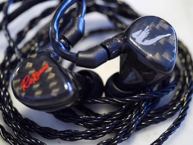 Astell&Kern AKR03 Roxane - słuchawki za 6999 PLN