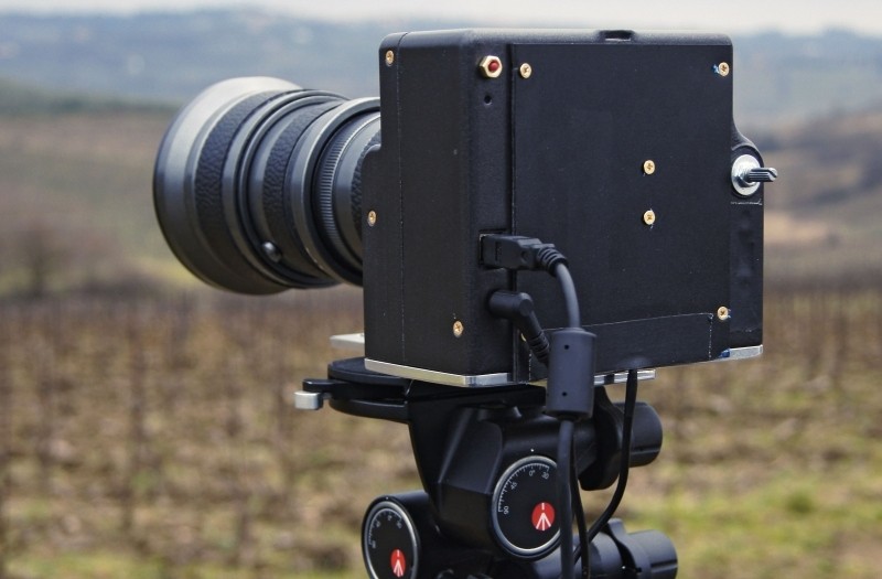 Aparat fotograficzny o matrycy 143 megapikseli