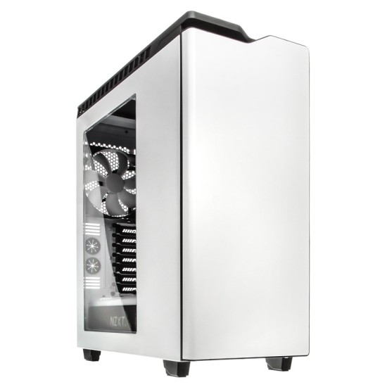 Sportowy bolid NZXT H440