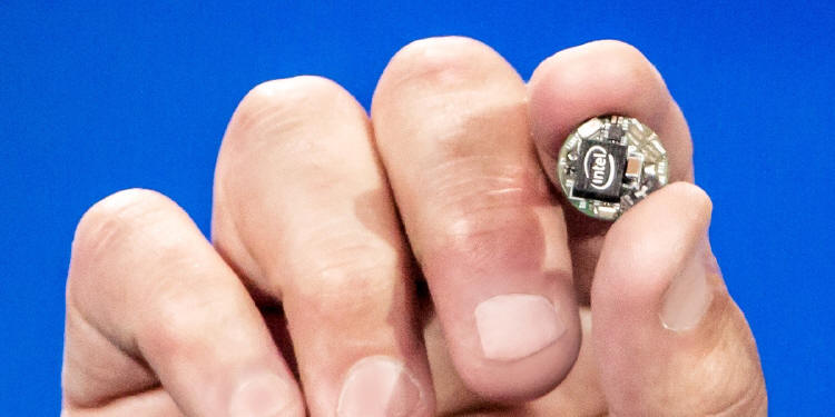 Intel na CES 2015 - Intel Curie o wielkości guzika