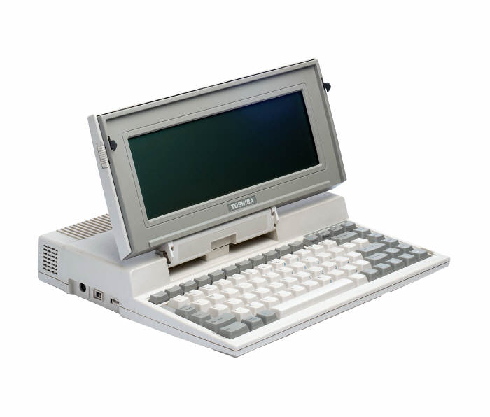 Toshiba świętuje 30 - rocznicę pierwszego seryjnego laptopa