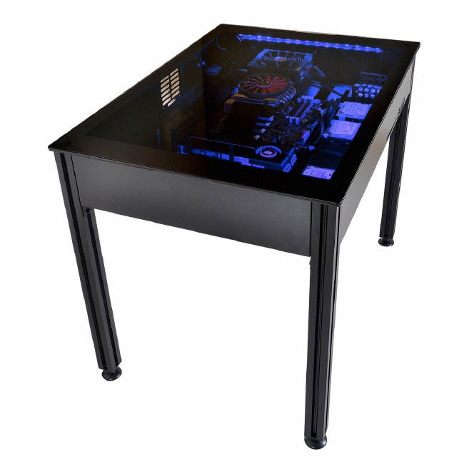 Lian-Li Desk Chassis DK-02 na targach CeBIT 2015