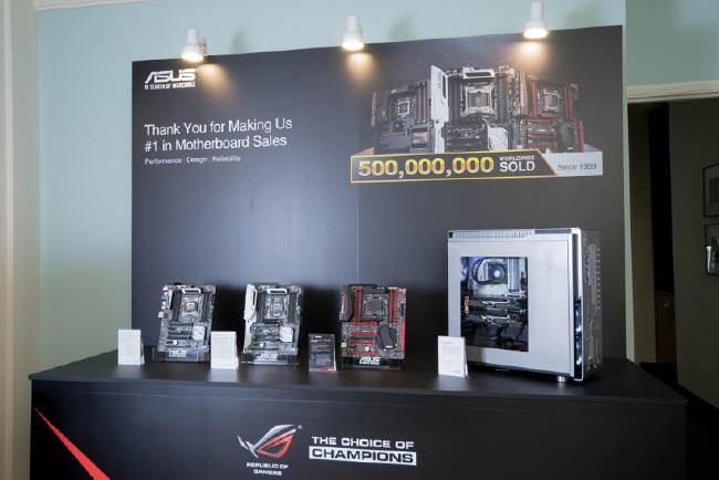 ASUS wituje sprzeda 500 milionw pyt gwnych