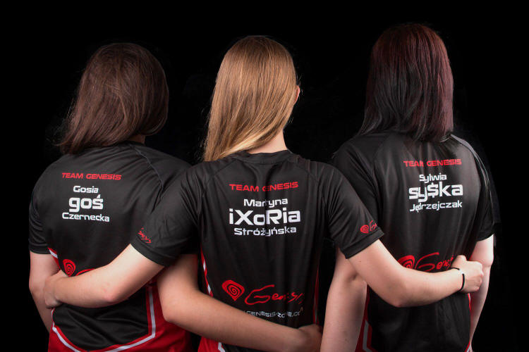 Kobiecy Team Genesis podbija Counter Strike’a