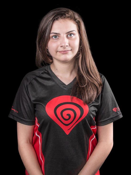Kobiecy Team Genesis podbija Counter Strike’a