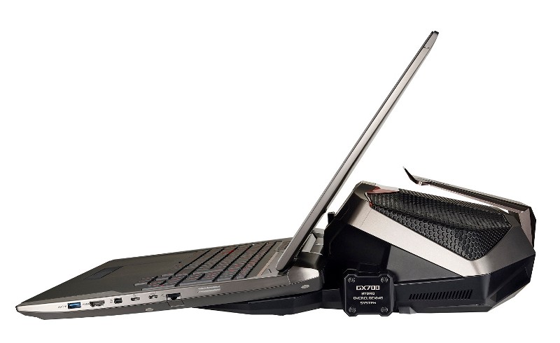ASUS ROG GX700 - gamingowy notebook chodzony ciecz