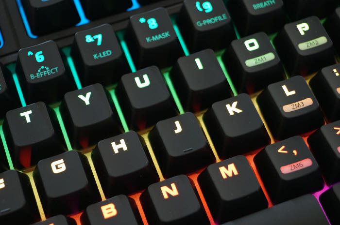 Zalman K900M – mechanik z diodami RGB