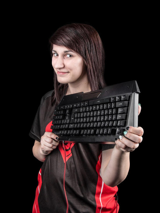 Kobiecy Team Genesis podbija Counter Strike’a