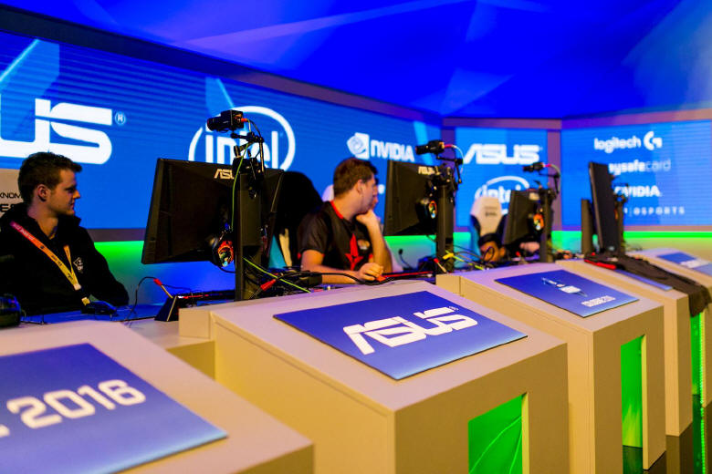 ASUS Republic of Gamers prezentuje monitor Swift PG248Q