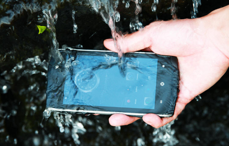 ZOJI Z6 – odporny smartfon w smukej obudowie
