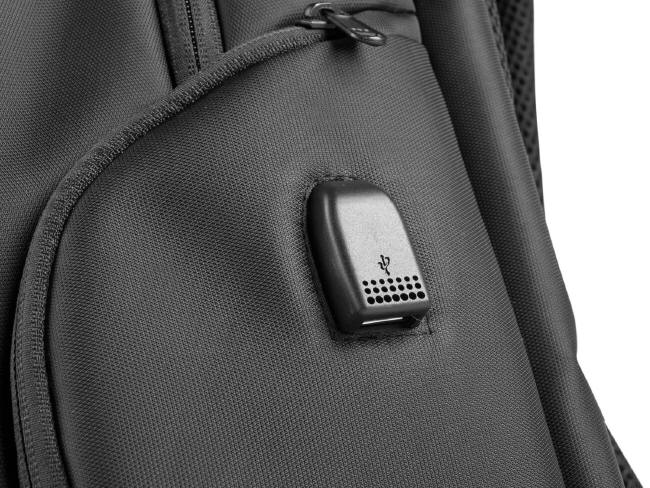Genesis Pallad 400 - plecak gamingowy ze zczem USB