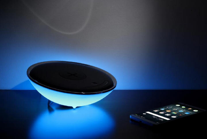 Platinet - lampki biurkowe ładujące telefon