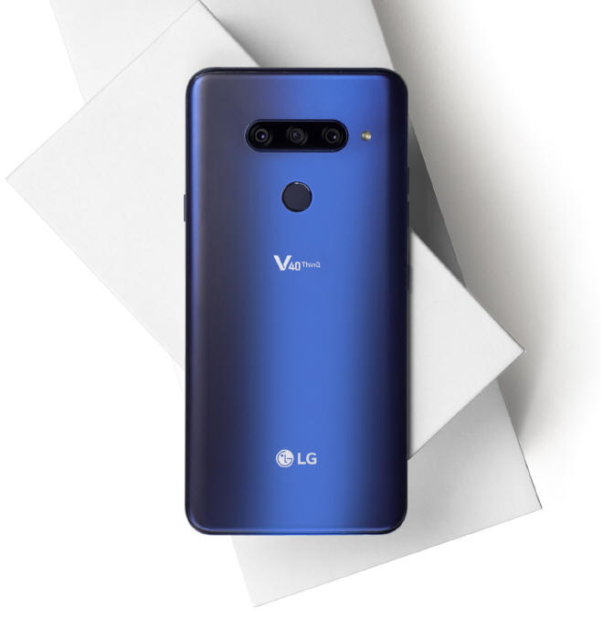 LG prezentuje LG V40 ThinQ
