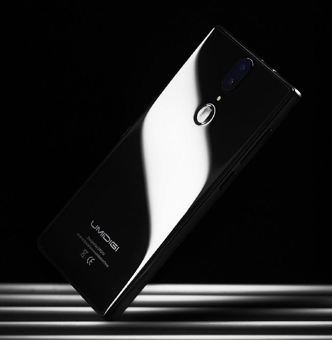 UMIDIGI Crystal – bezramkowiec z aparatami od Samsunga