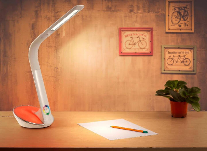 Platinet - lampki biurkowe ładujące telefon