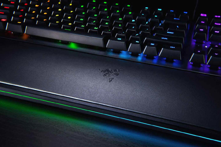 Razer Huntsman - klawiatura z  Opto-Mechanicznymi przecznikami