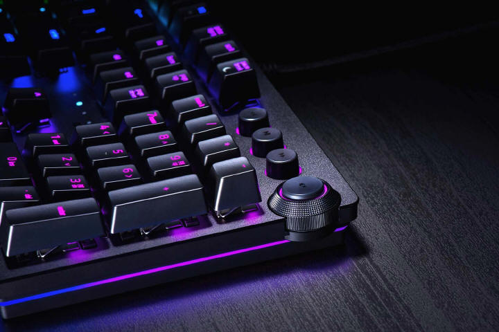 Razer Huntsman - klawiatura z  Opto-Mechanicznymi przecznikami