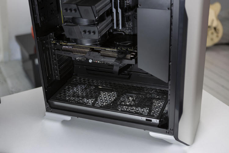 Cooler Master - premiera obudowy MasterCase SL600M