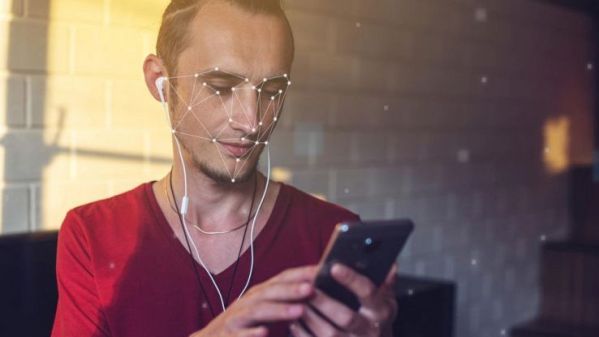 Nastolatek pozywa Apple za błąd w rozpoznaniu twarzy