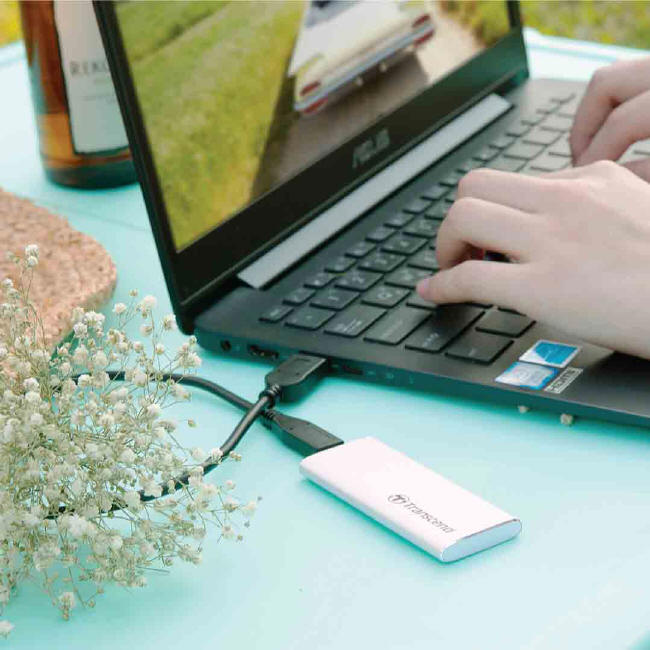 TRANSCEND prezentuje nowy przenośny dysk SSD ESD240C