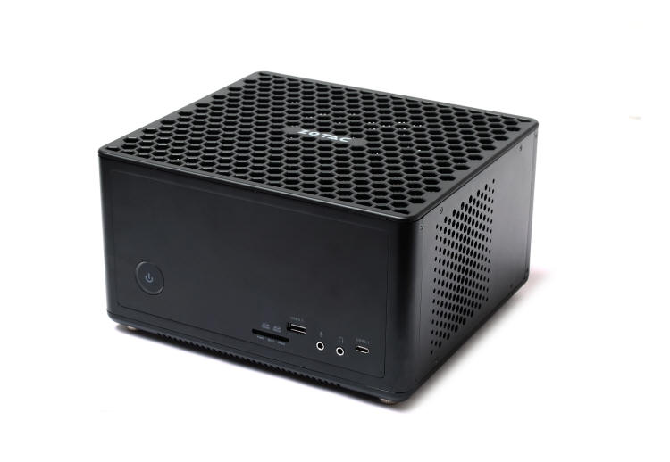 ZOTAC ZBOX Q napędzanye przez Intel Xeon i NVIDIA Quadro