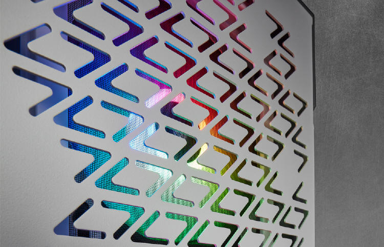 CORSAIR wprowadza dwa nowe produkty pełne LED RGB