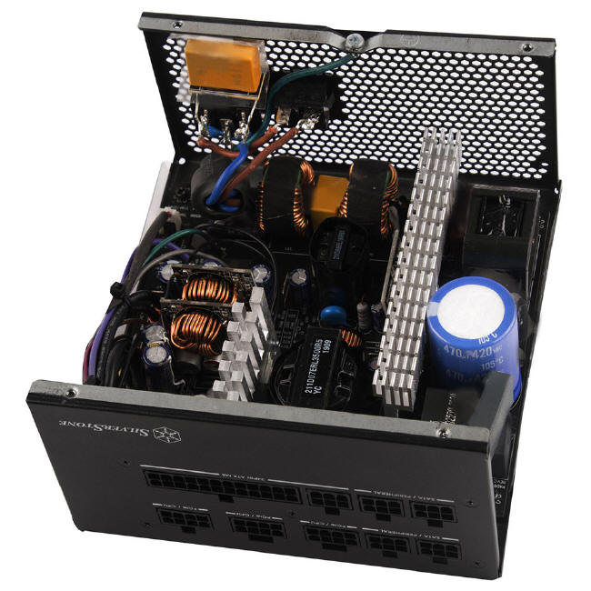 SilverStone ET700 ze złotym certyfikatem