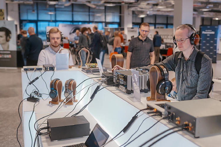 Największa w Polsce strefa słuchawek na Audio Video Show 2019