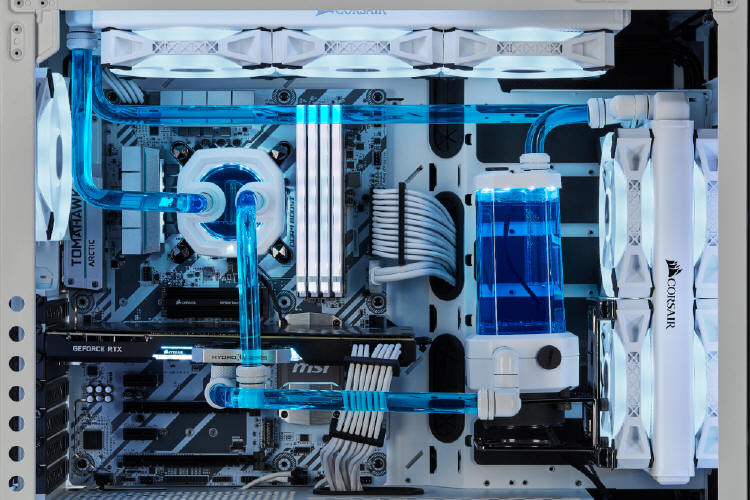 CORSAIR - podzespoły PC w białej wersji kolorystycznej