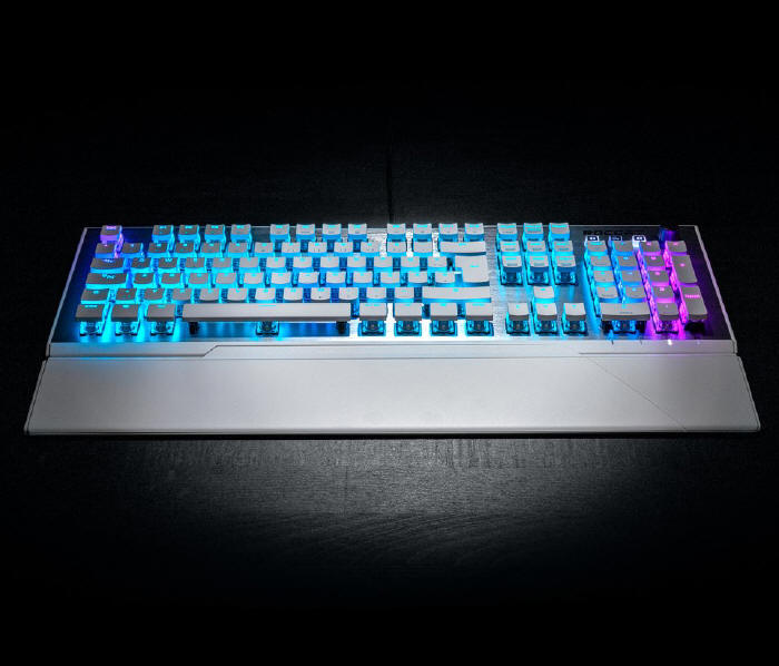 Trzy klawiatury Roccat Vulcan 120/121/122 AIMO