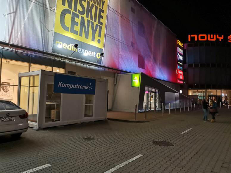 Komputronik otwiera mobilne punkty obsługi klientów