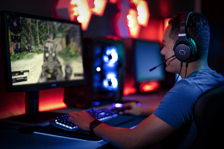 Cooler Master MH752 - gry z dźwiękiem przestrzennym 7.1